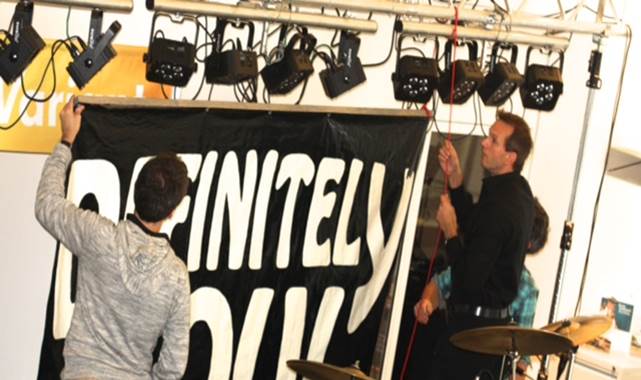 Definitely Soul Band Live Party Musik Aufbau Banner bei der Musiknacht Diessen