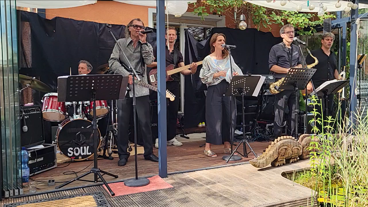 Live Musik, Partymusik Auftritt bei einem Gartenfest Feldmoching