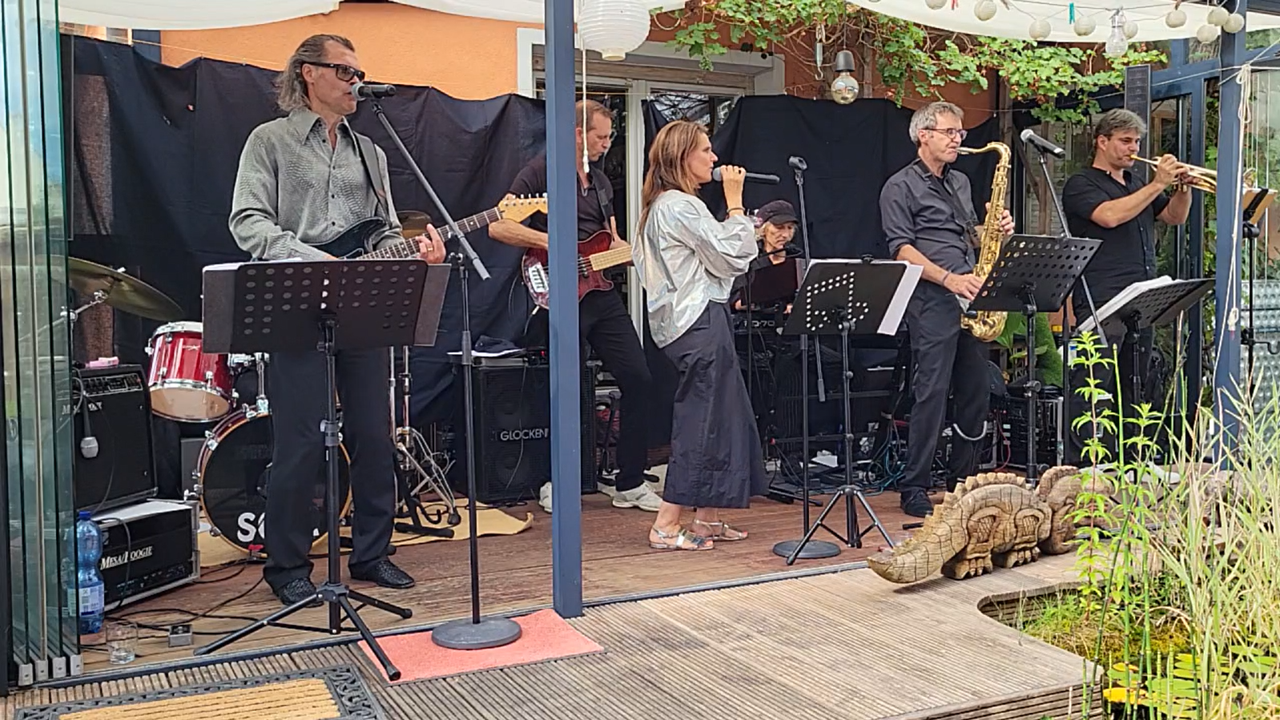 Live Musik, Partymusik Auftritt bei einem Gartenfest Feldmoching