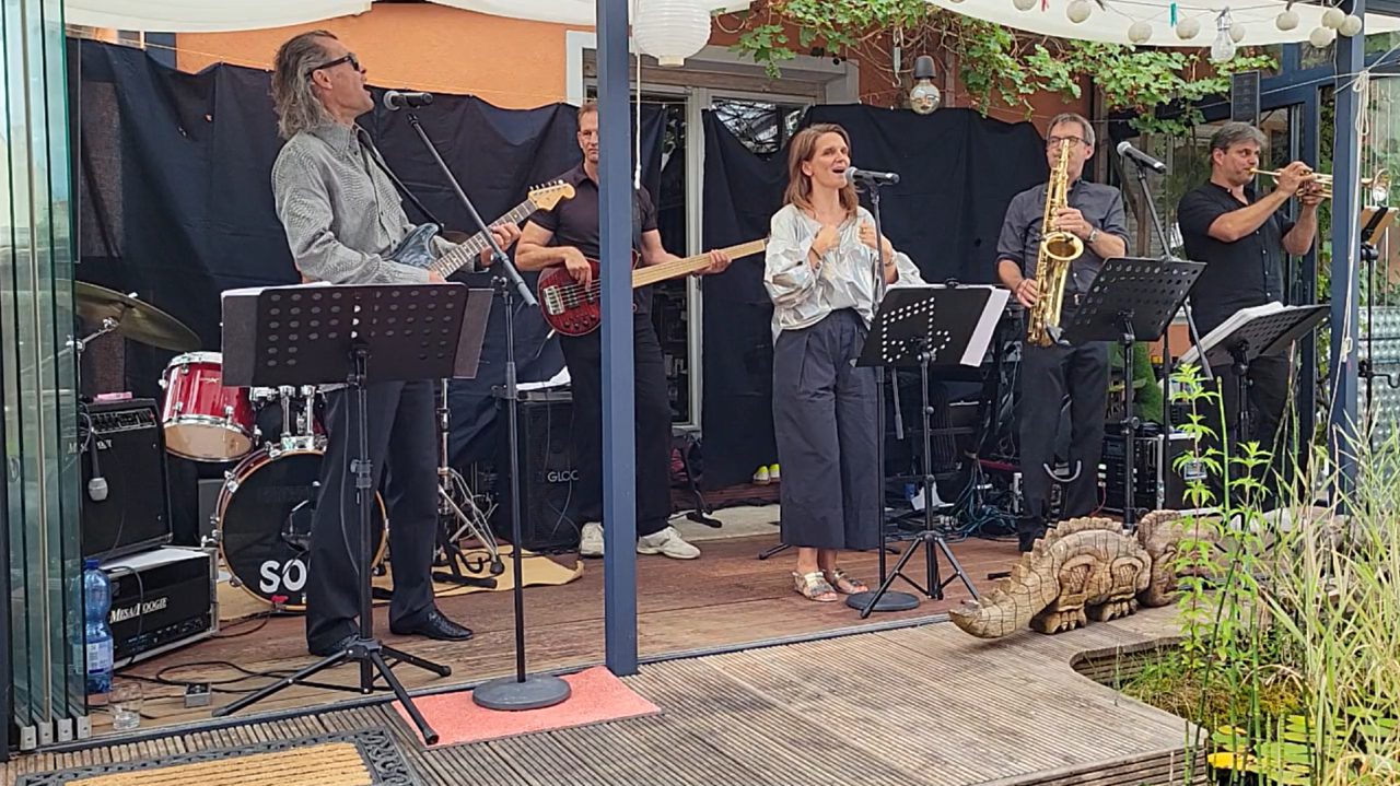 Live Musik, Partymusik Auftritt bei einem Gartenfest Feldmoching