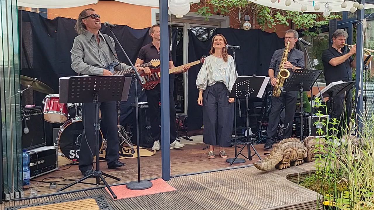 Live Musik, Partymusik Auftritt bei einem Gartenfest Feldmoching